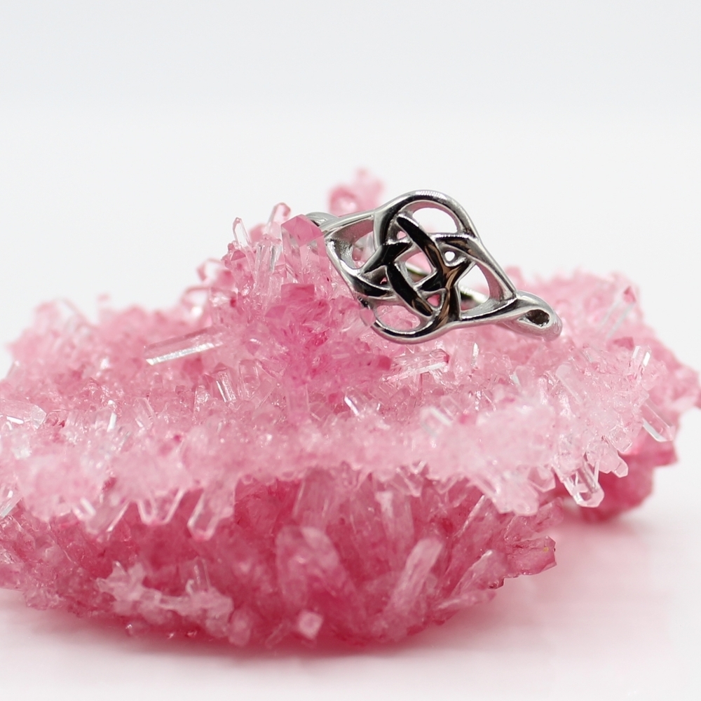 Celtic knot ring